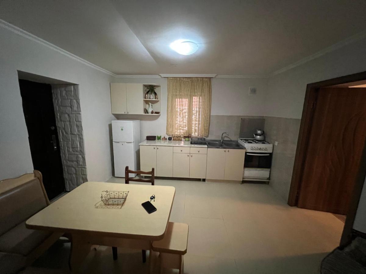 Cozy Apartment In The Centre Of Kutaisi Eksteriør billede