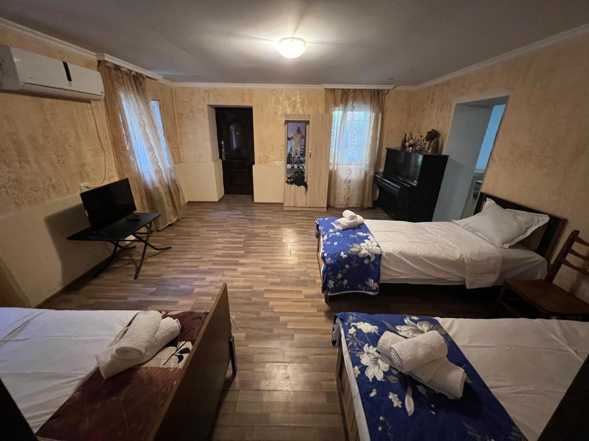Cozy Apartment In The Centre Of Kutaisi Eksteriør billede