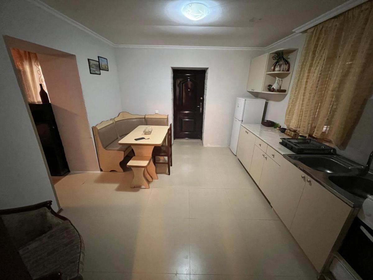 Cozy Apartment In The Centre Of Kutaisi Eksteriør billede