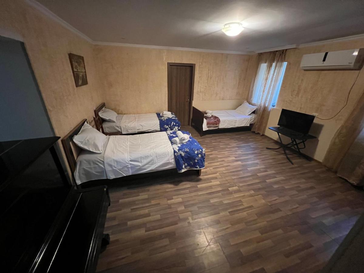 Cozy Apartment In The Centre Of Kutaisi Eksteriør billede